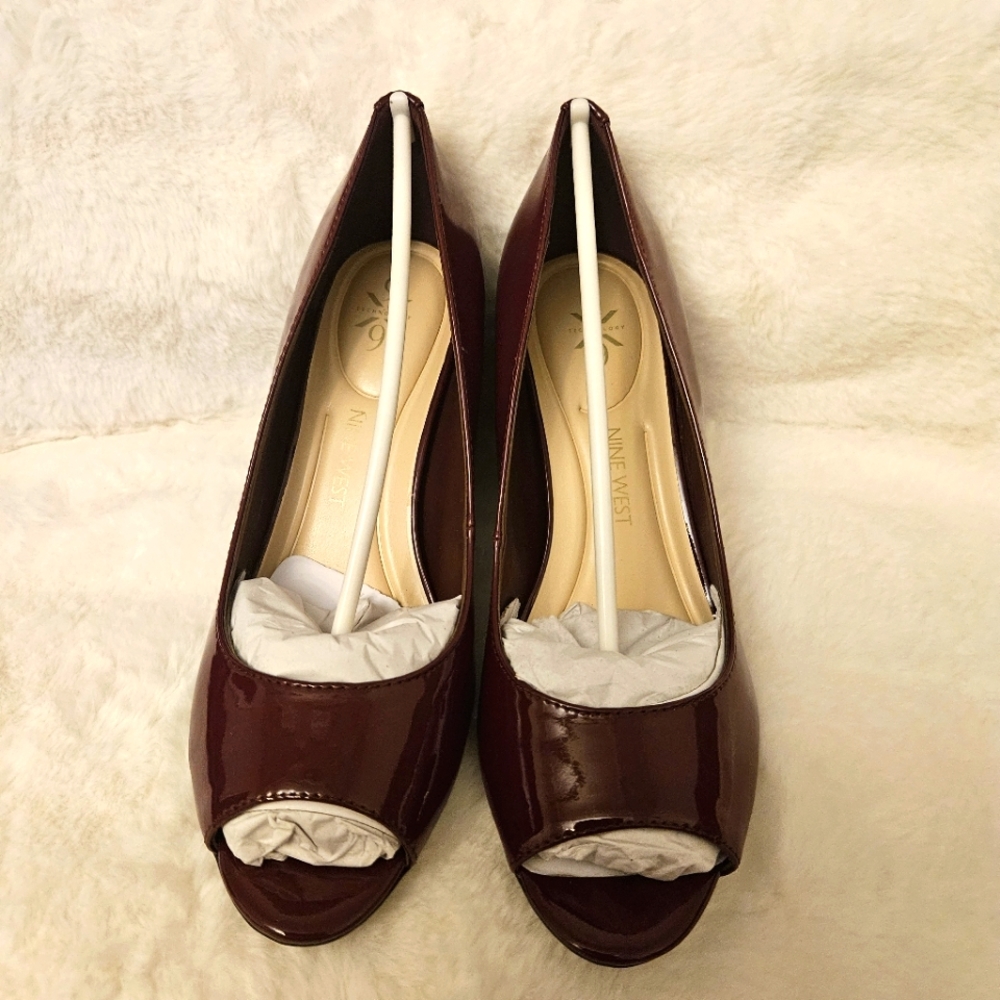 NINE WEST Cape ox Dress Wedges